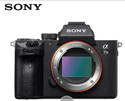 索尼/SONY A7M3 单反相机 索尼A7M3单反相机 产品类型：单反相机；颜色分类：黑色；传感器尺寸：全画面；像素：2420万；A7M3